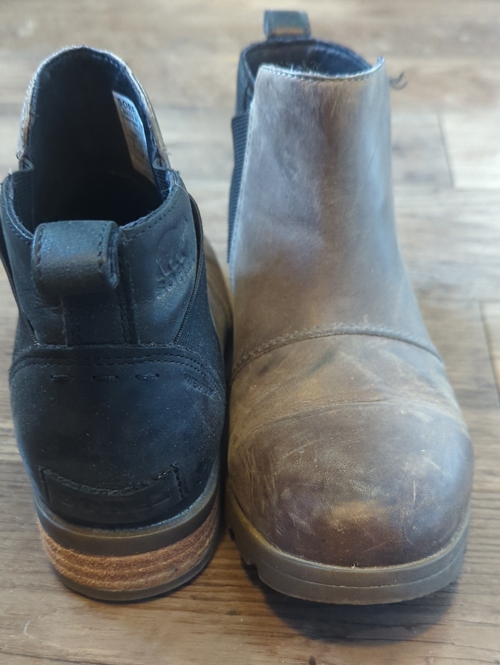 Women Leather Sorel Chelsea Ankle Boots in Black & Brown